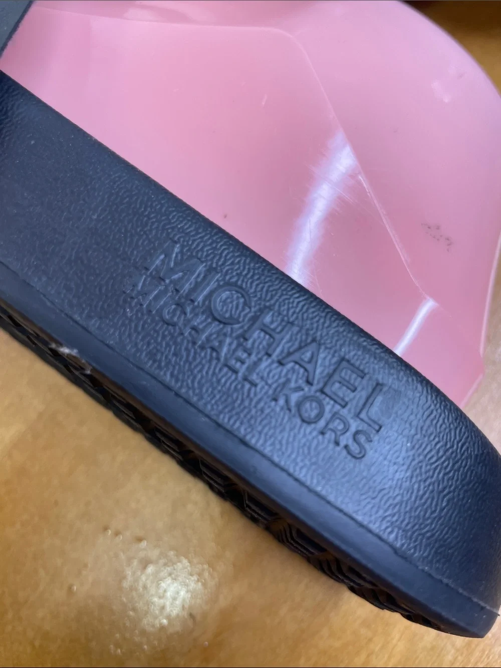 MICHAEL Michael Kors Black Ruffle Slide Sandals. Size 7